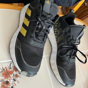 Adidas Sneakers/basketball